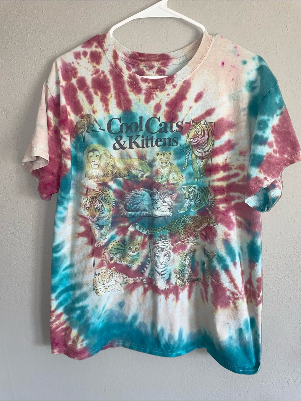 Cool Cats & Kittens Tie-Dye Kids Graphic Tee - Blue & Burgundy